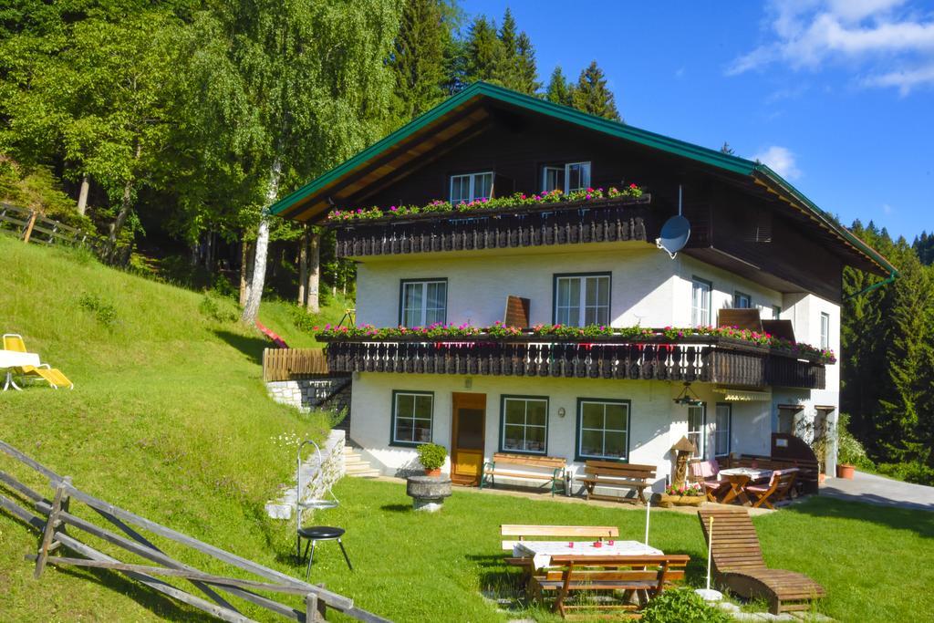 Gaestehaus Berger - Priglhof Hotel Treffen Exterior foto